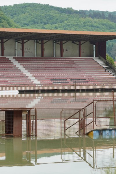 Rijeka Una i Sana ugrozile Novi Grad, nogometno igralište potpuno poplavljeno