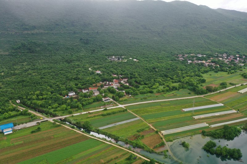 Fotografije iz zraka poplavljenih polja na vrgoračkom području