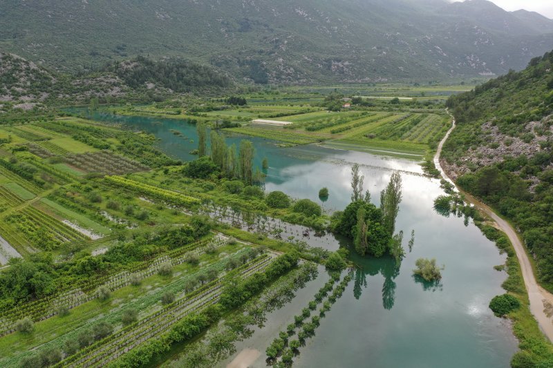 Fotografije iz zraka poplavljenih polja na vrgoračkom području