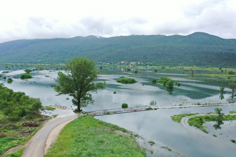 Fotografije iz zraka poplavljenih polja na vrgoračkom području