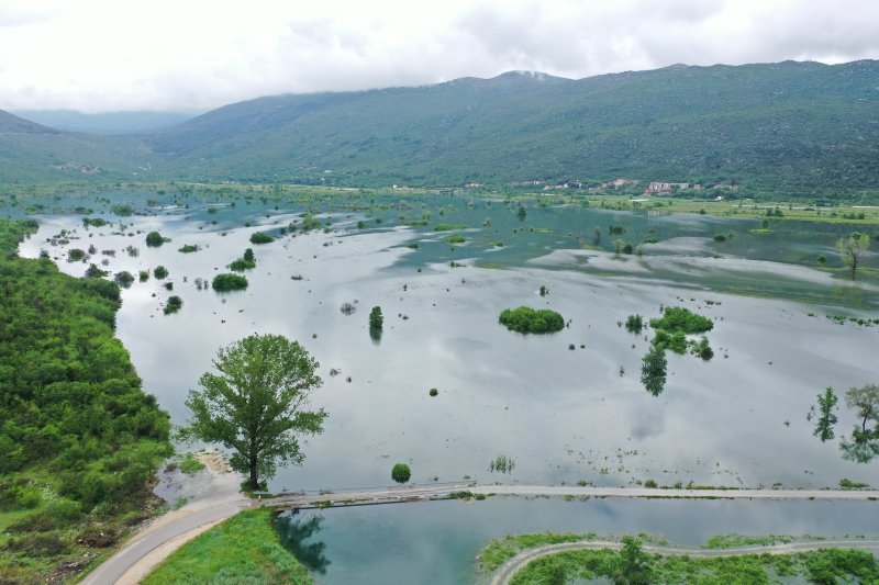 Fotografije iz zraka poplavljenih polja na vrgoračkom području