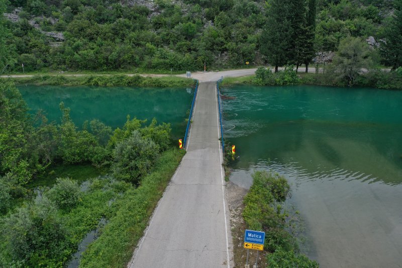 Fotografije iz zraka poplavljenih polja na vrgoračkom području