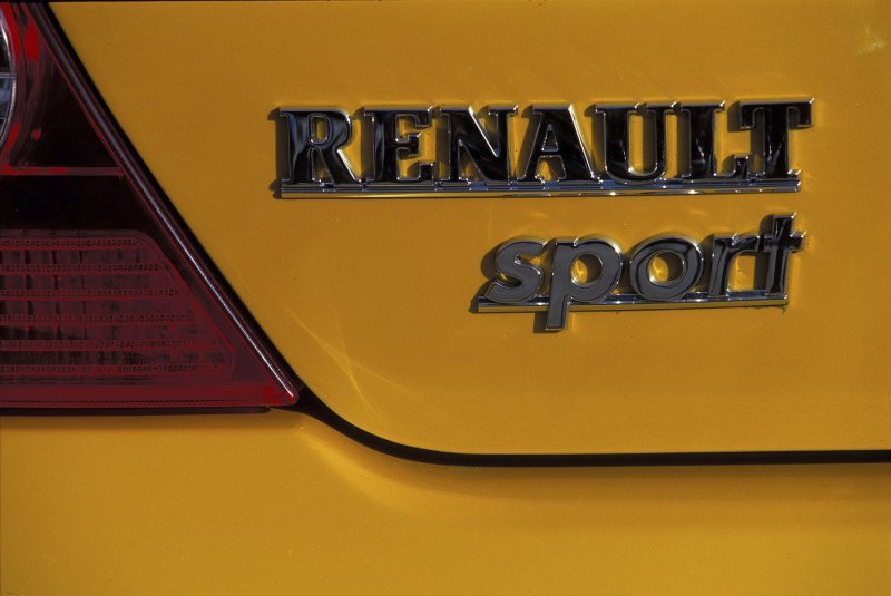 Renault Clio II R.S. 2.0 16V (2004.)