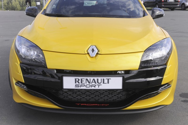 Renault Megane R.S. na legendarnoj stazi Nürburgring Nordschleife (2011.)