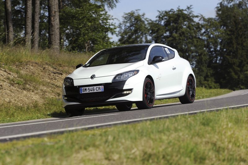 Renault Megane R.S. na legendarnoj stazi Nürburgring Nordschleife (2011.)