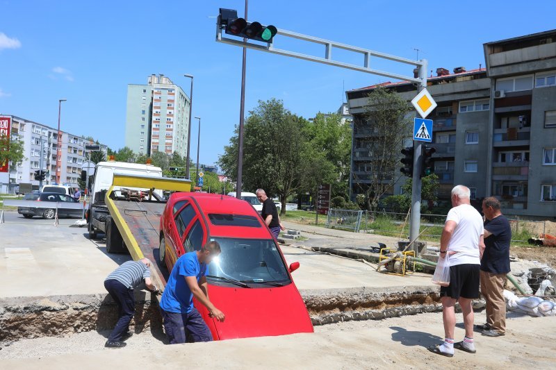 Karlovac: Automobilom uletio u jarak