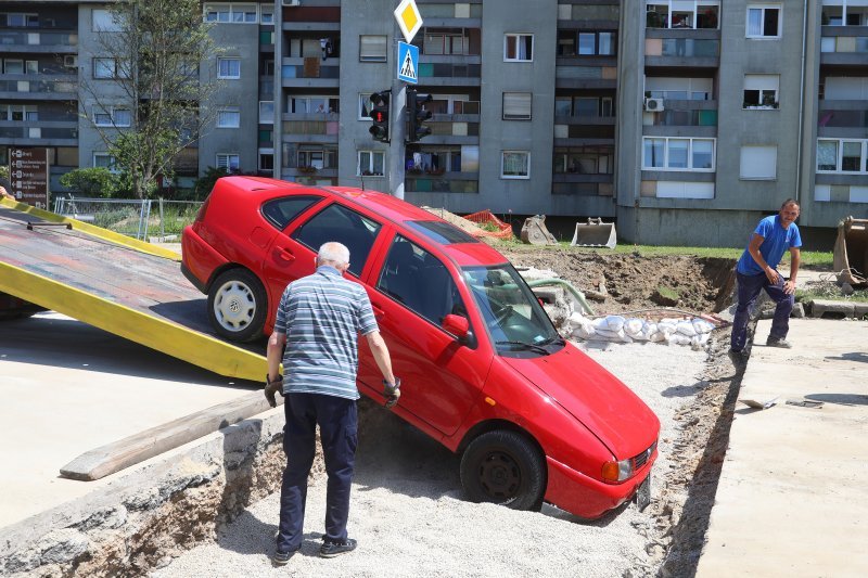 Karlovac: Automobilom uletio u jarak