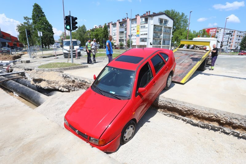 Karlovac: Automobilom uletio u jarak