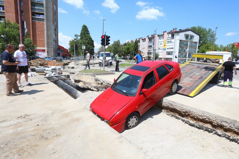 Karlovac: Automobilom uletio u jarak