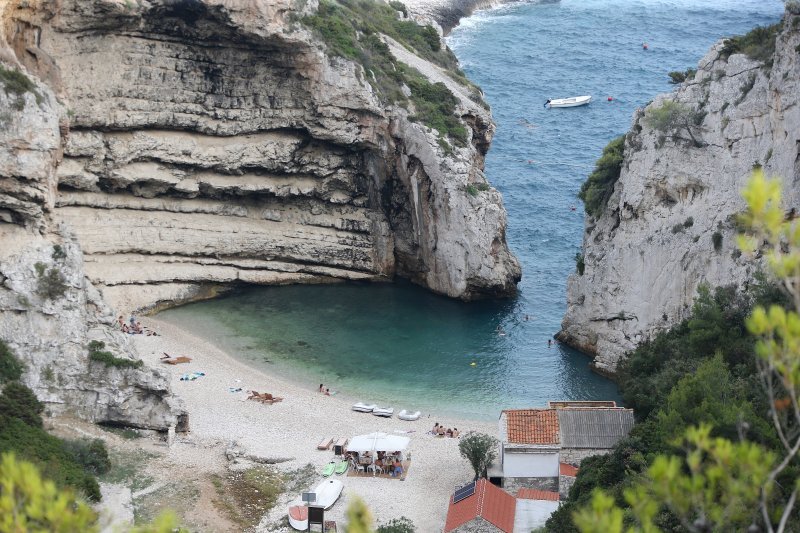 Plaža Stiniva, Vis