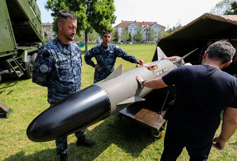 Izložba vojne opreme i naoružanja Hrvatske vojske na Jarunu