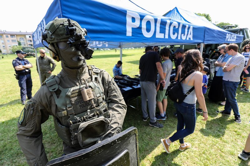 Izložba vojne opreme i naoružanja Hrvatske vojske na Jarunu