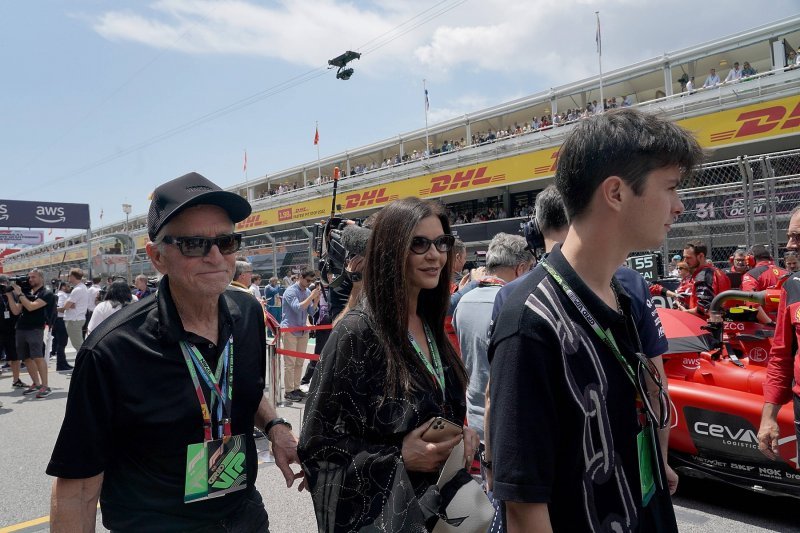 Catherine Zeta-Jones i Michael Douglas sa sinom