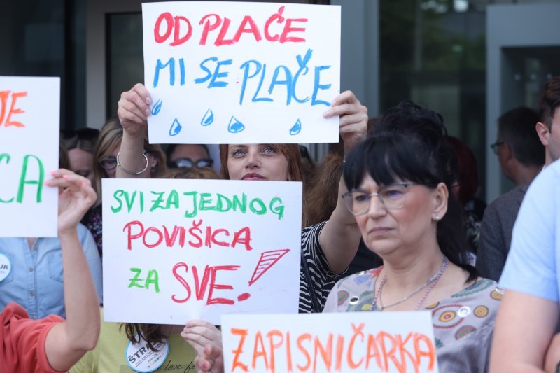 Četvrti dan štrajka članova Sindikata državnih i lokalnih službenika i namještenika