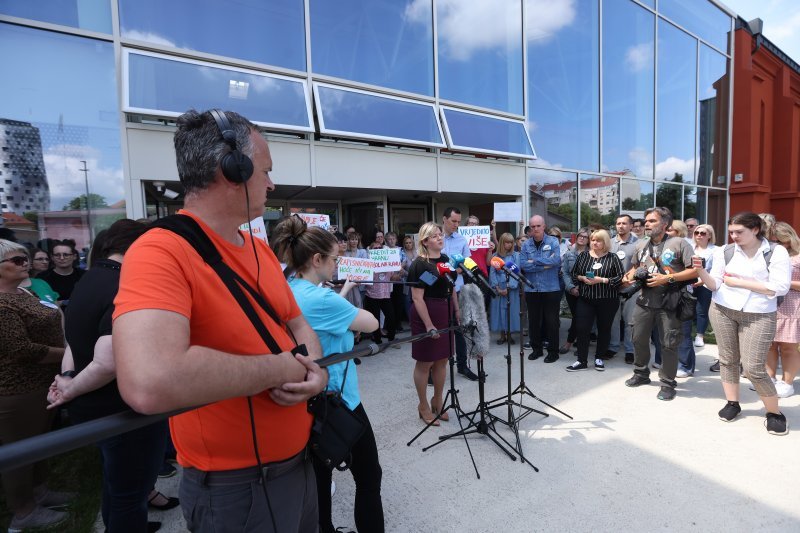 Četvrti dan štrajka članova Sindikata državnih i lokalnih službenika i namještenika