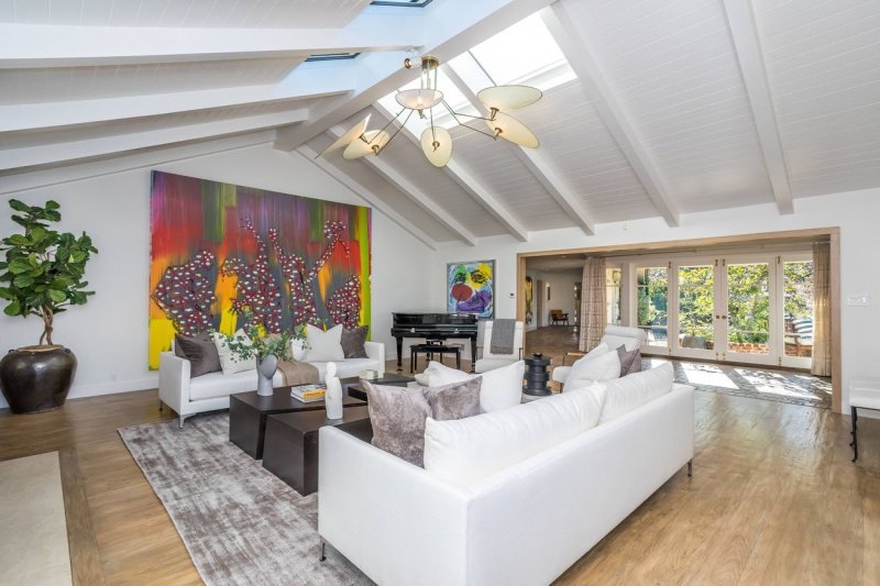 Jim Carrey prodaje raskošno imanje u Kaliforniji