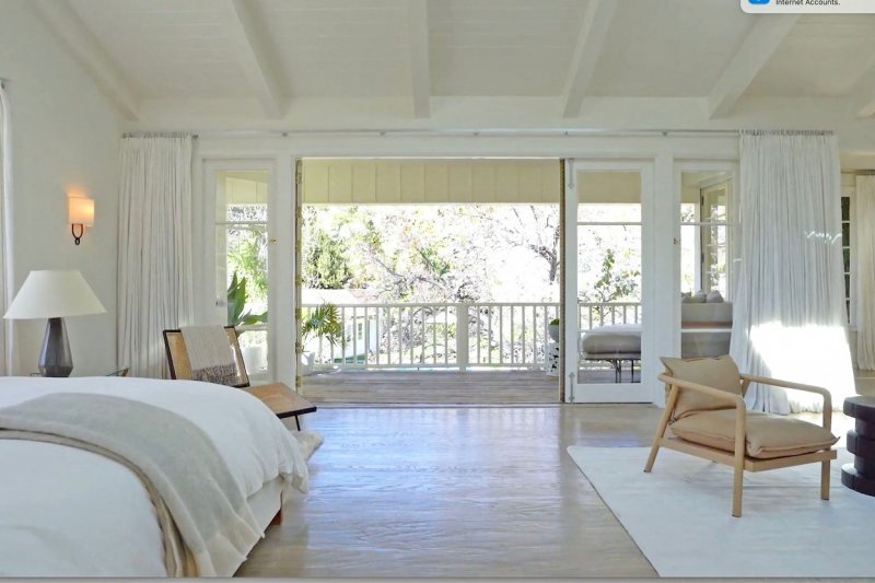 Jim Carrey prodaje raskošno imanje u Kaliforniji