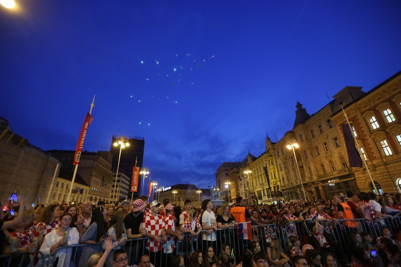 Navijači na Trgu bana Jelačića