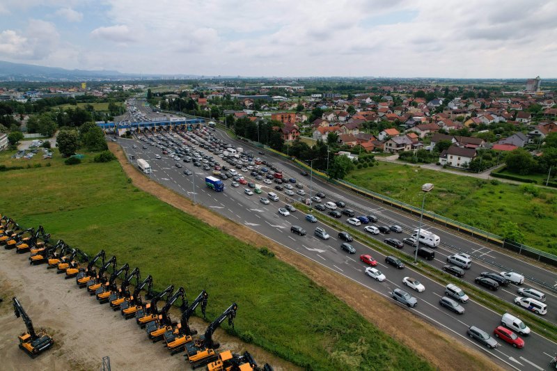 Gužva na Lučkom iz zraka