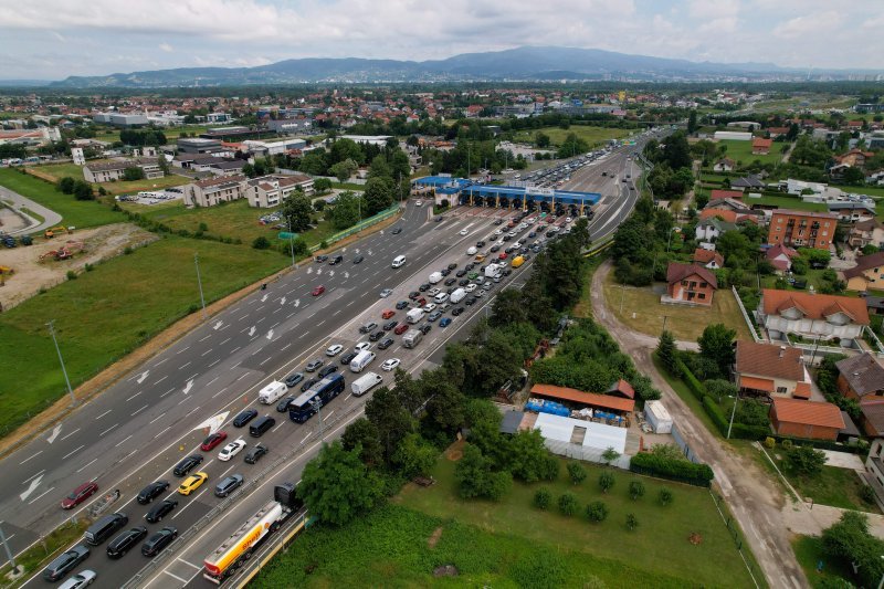 Gužva na Lučkom iz zraka