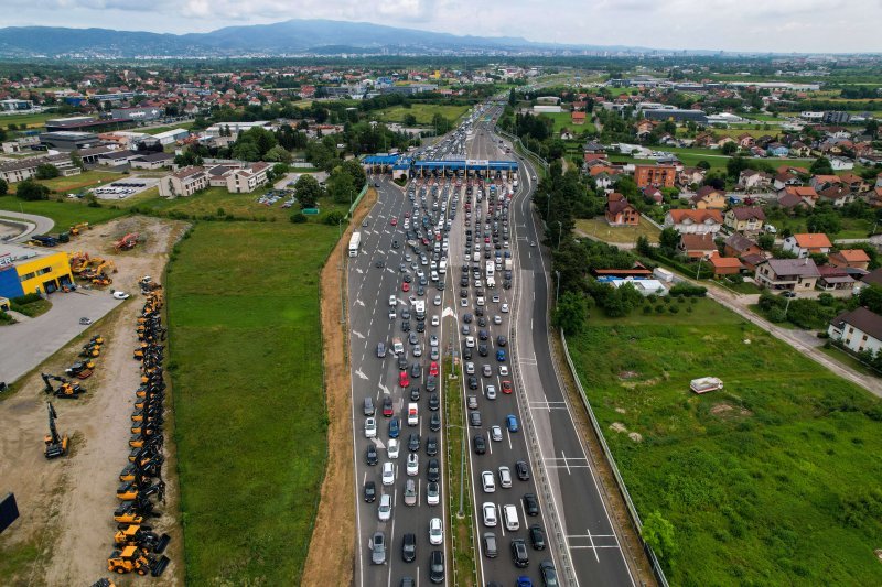 Gužva na Lučkom iz zraka