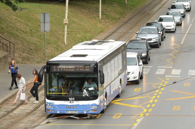 Zaustavljen tramvajski promet u Osijeku