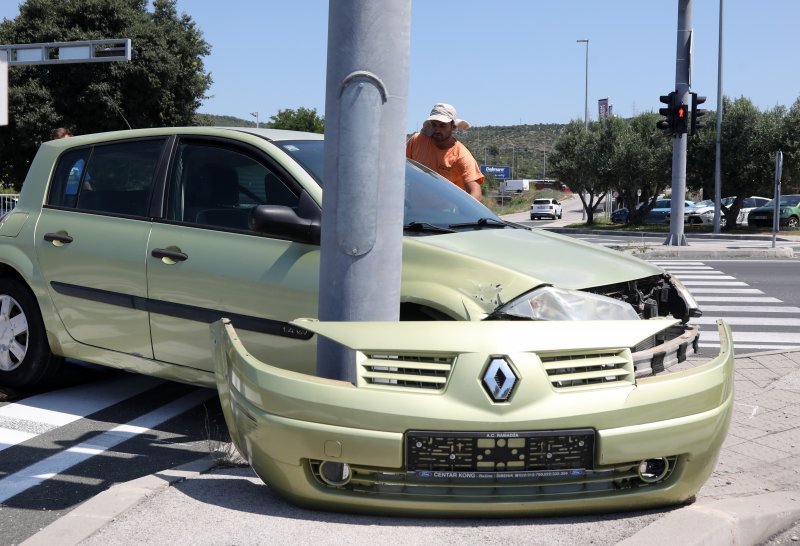 Sudar dvaju automobila u Šibeniku