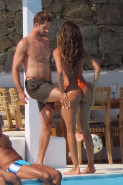 Izabel Goulart i Kevin Trapp na Mykonosu