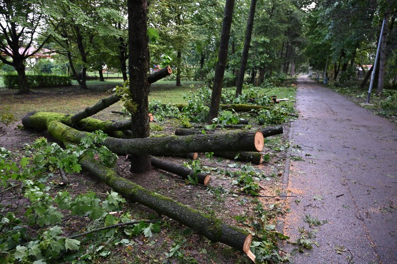 Zagreb dan nakon nevremena sanira štetu