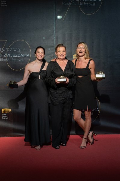 Ivana Roščić, Ksenija Marinković,Tihana Lazović