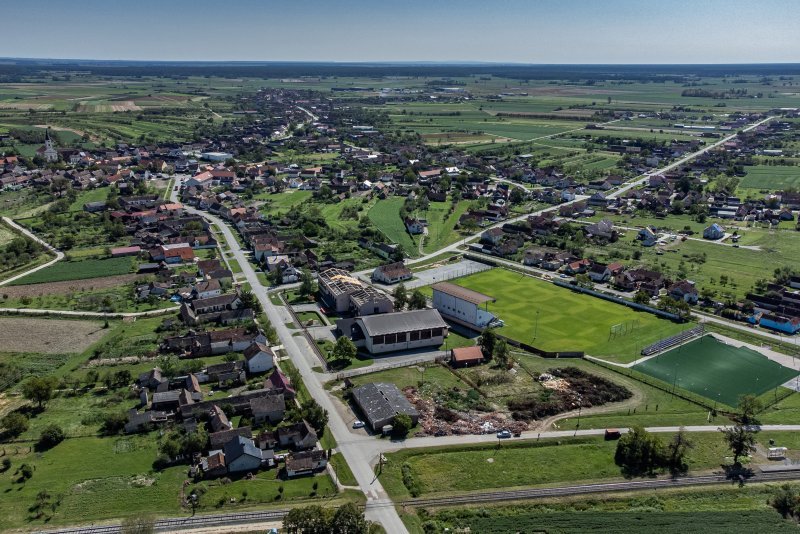 Posljedice nevremena na OŠ Gradište koja je ostala bez krova