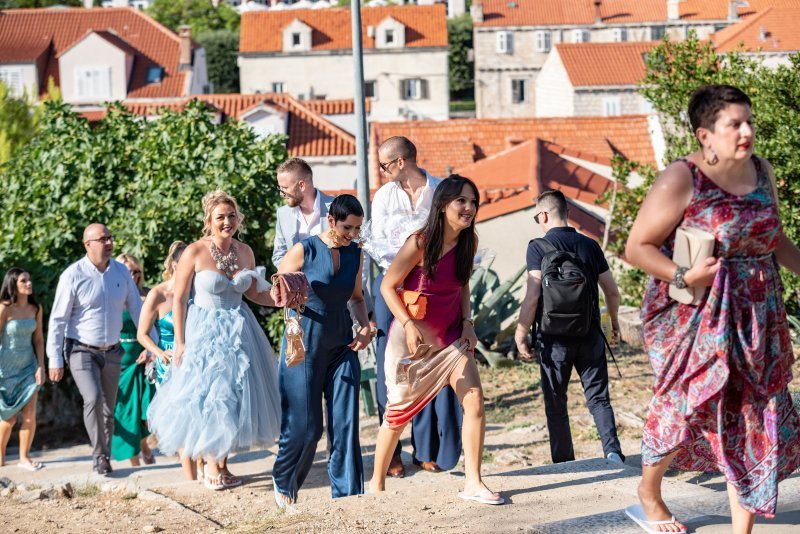 Dolazak gostiju na vjenčanje Jusufa Nurkića i Emine Durić