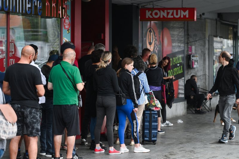 Guzva ispred Konzuma na autobusnom kolodvoru u Zagrebu