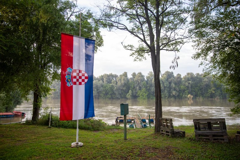 Boks barijere u vikend naselju Karašica