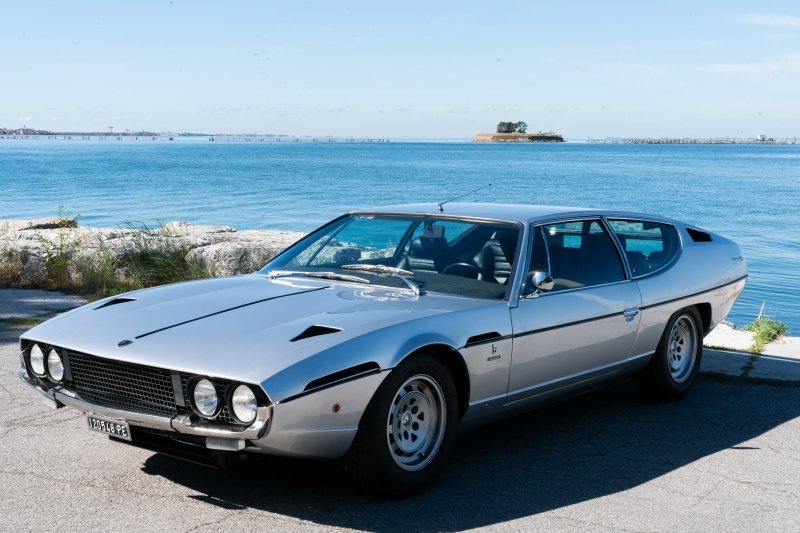 Lamborghini Espada 400 GT