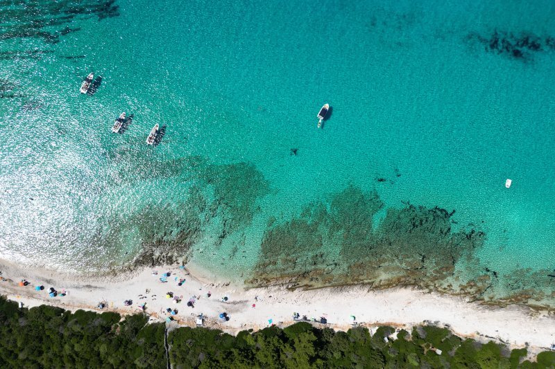 Dugi otok - Pogled iz zraka na plažu Veli žal