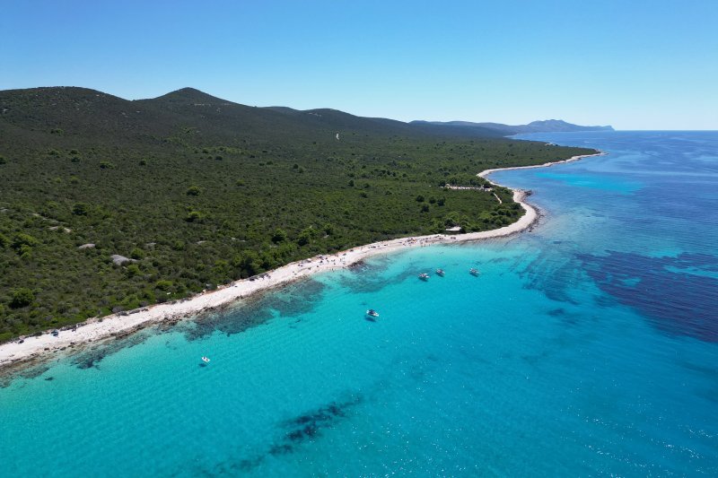 Dugi otok - Pogled iz zraka na plažu Veli žal