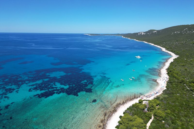 Dugi otok - Pogled iz zraka na plažu Veli žal