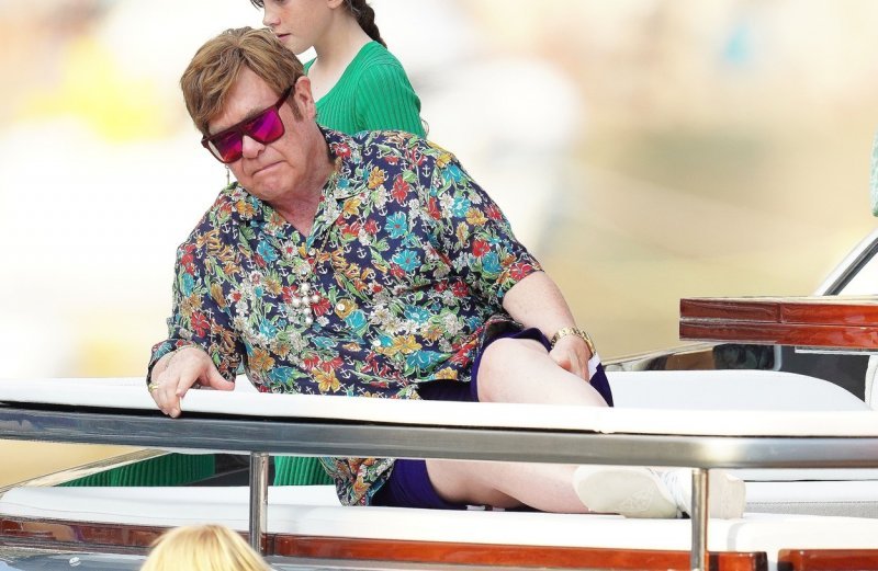 Elton John na ljetovanju