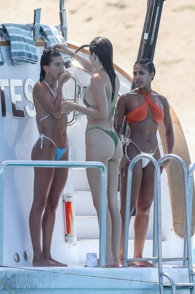 Kendall Jenner, Hailey Bieber, Justine Skye i Lori Harvey