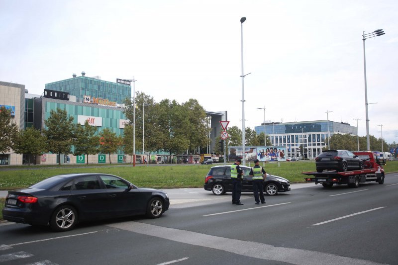 Autom naletio na biciklista nedaleko od Avenue Malla