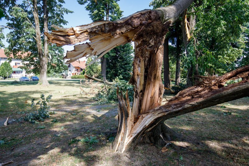 Oluja u Orahovici napravila manju štetu