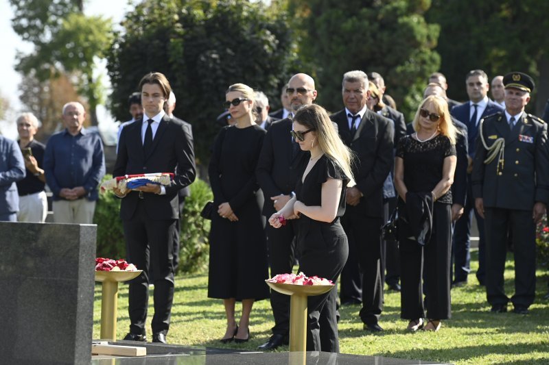 Posljednji ispraćaj Antuna Tusa na Mirogoju