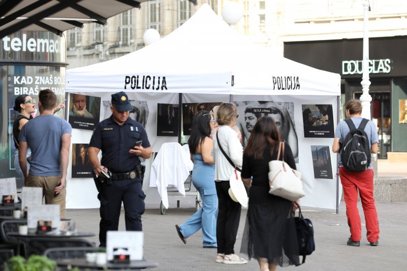 Policija traži uklanjanje promotivnog šatora filma Smrt djevojčice sa žigicama