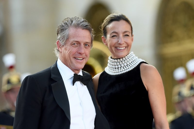 Hugh Grant i Anna Elisabet Eberstein