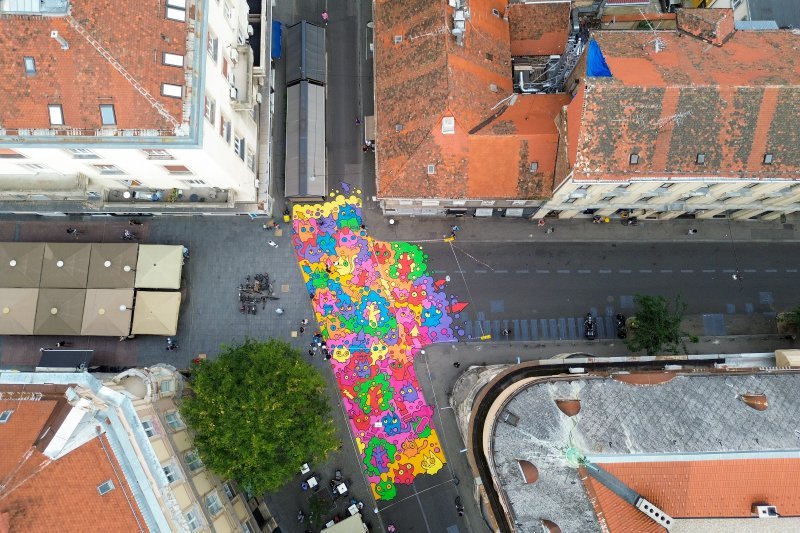 Lunarov mural