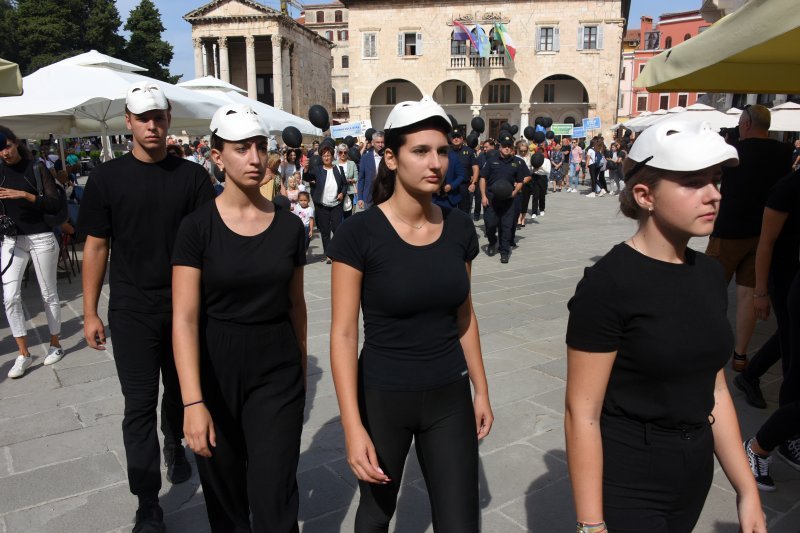 Prosvjed protiv nasilja nad ženama u Puli