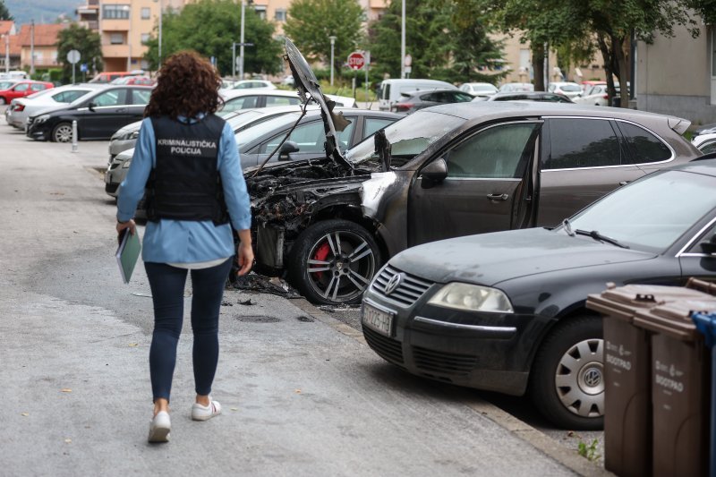 Izgorio Porsche na Malešnici