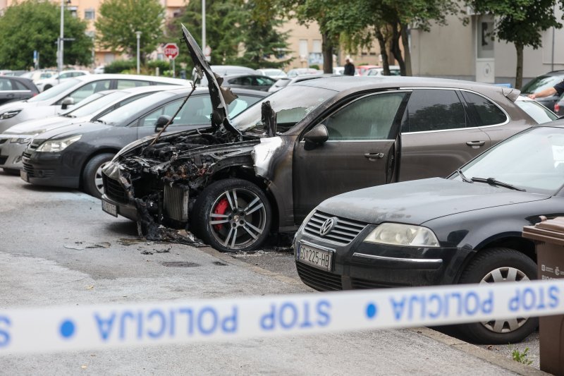 Izgorio Porsche na Malešnici