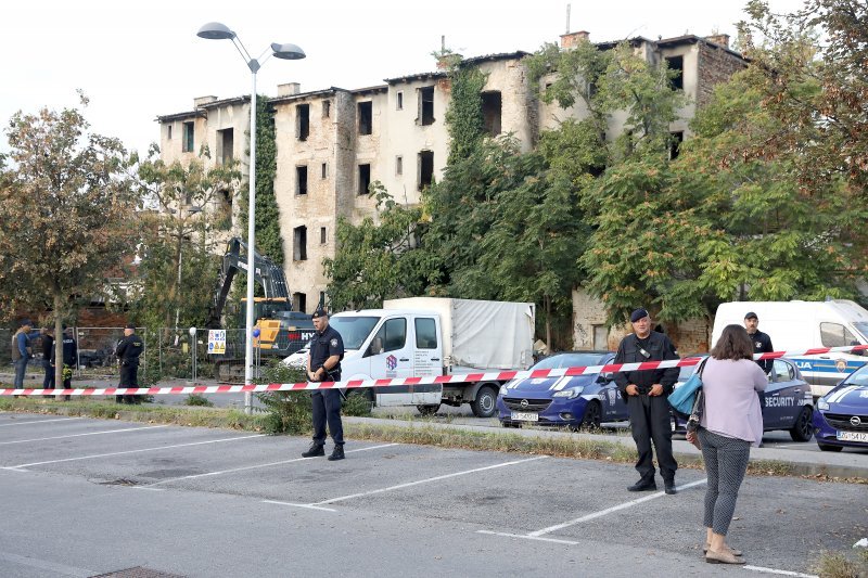 Rušenje zgrade u Paromlinskoj